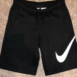 MENS Nike Club Fleece shorts Size SMALL Black
